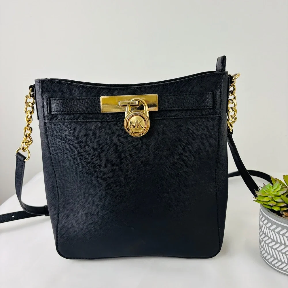 Micheal Kors Black Hamilton Traveler Leather Messenger Crossbody Bag‎